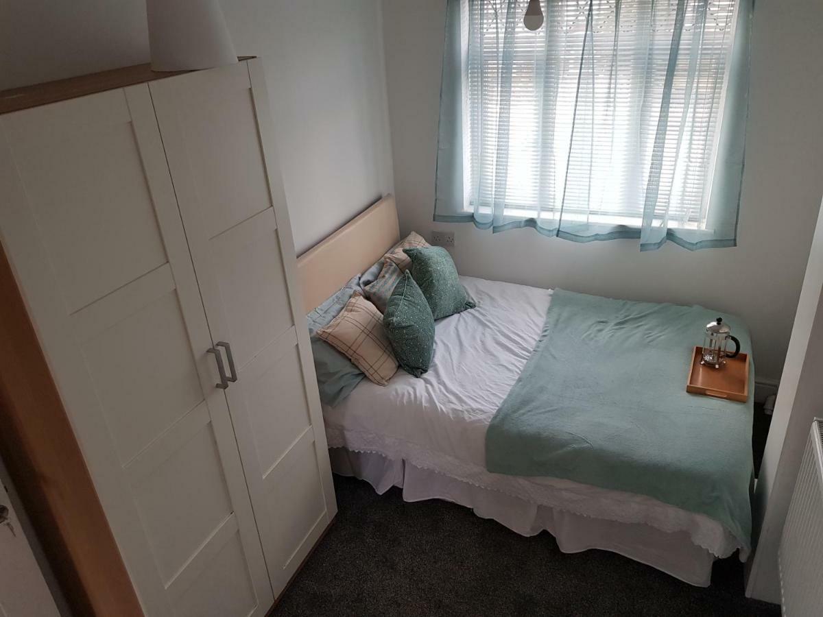 Webb Place 2 Bedroom Apartment ! Кройдон Экстерьер фото
