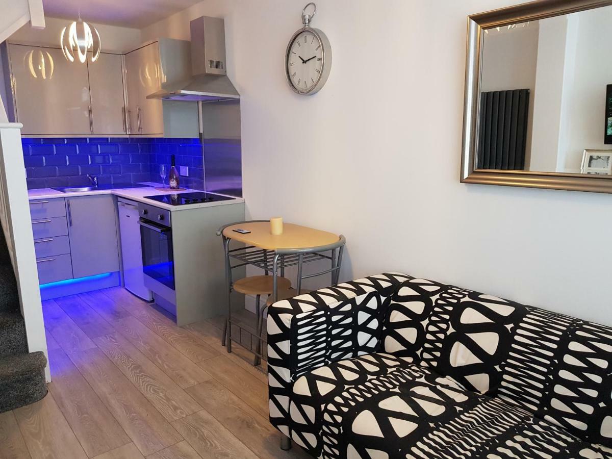 Webb Place 2 Bedroom Apartment ! Кройдон Экстерьер фото